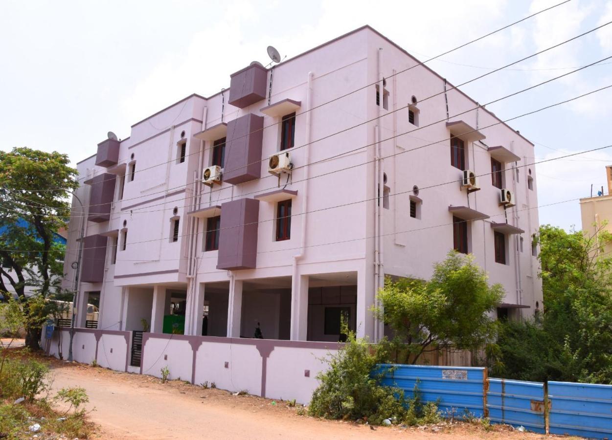 Aishwaryam Deshna Service Apartment Ambattur Chennai Exterior photo