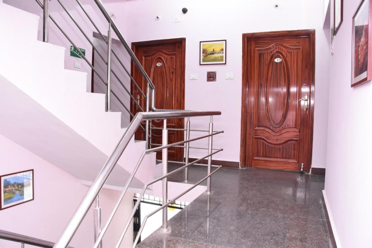 Aishwaryam Deshna Service Apartment Ambattur Chennai Exterior photo