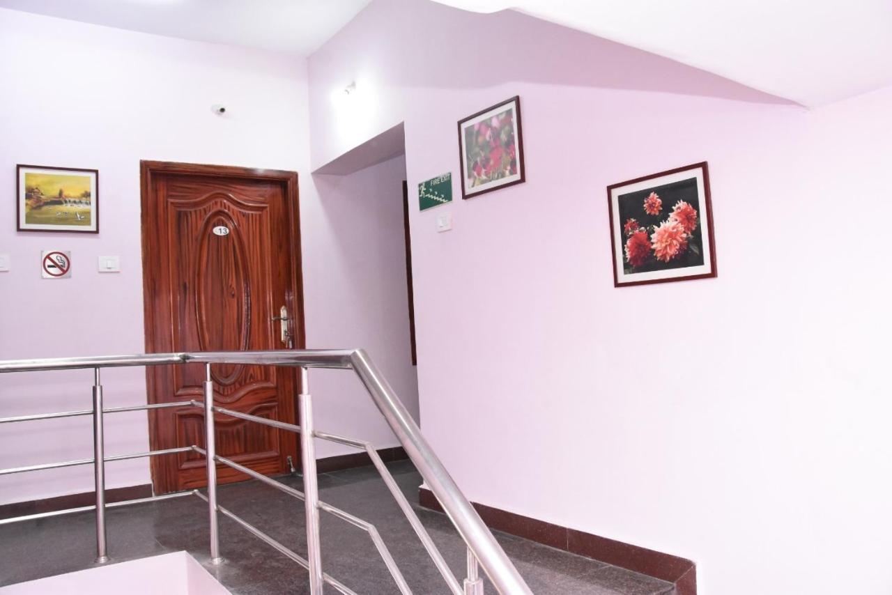 Aishwaryam Deshna Service Apartment Ambattur Chennai Exterior photo